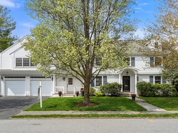 37 Oakridge Rd, Wellesley, MA 02481