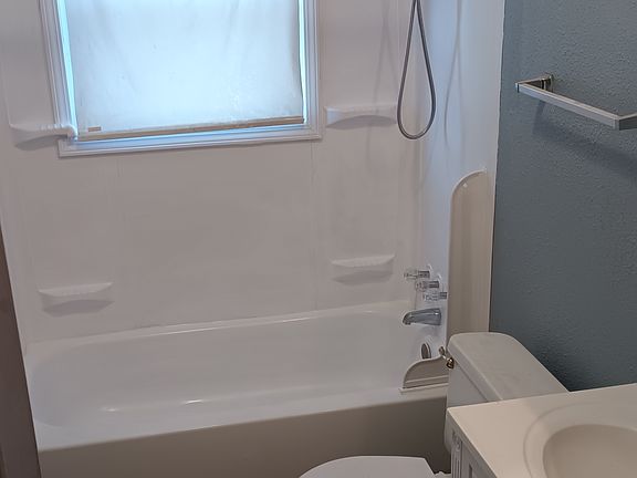 4th image of 1474 E 77th St