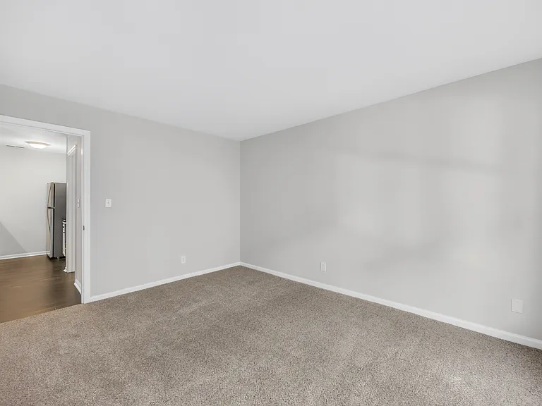 318 Queens Rd #14 — Photo 13