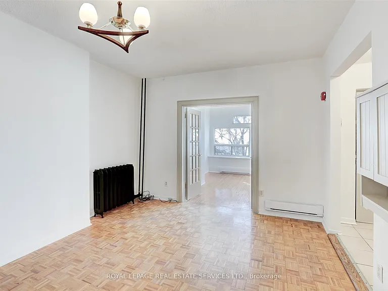 1530 King St W #101 — Photo 3