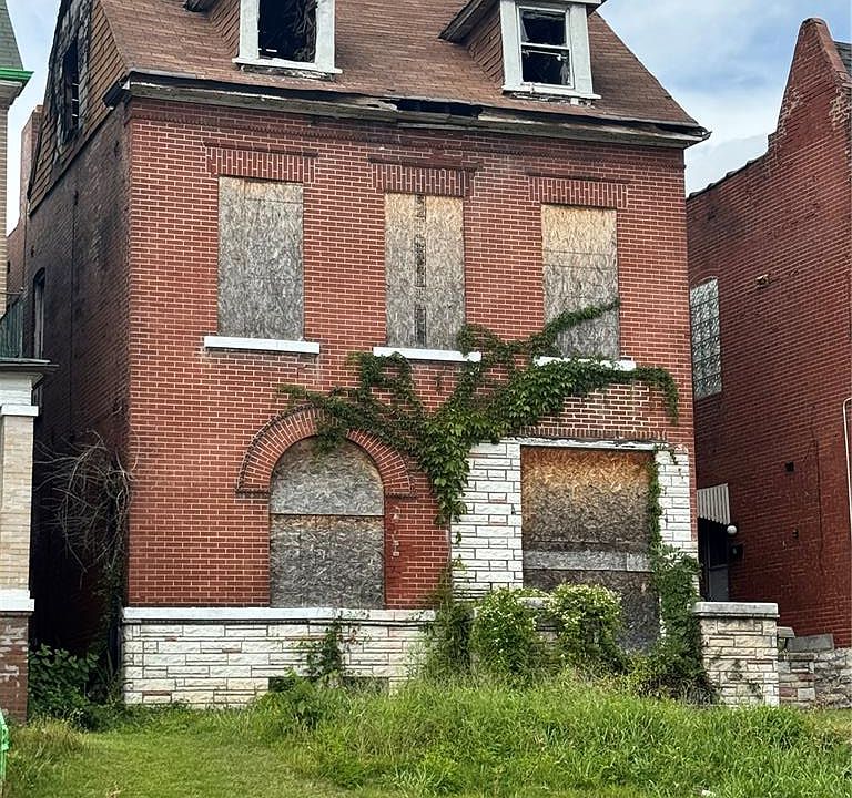 1st image of 743 N Euclid Ave