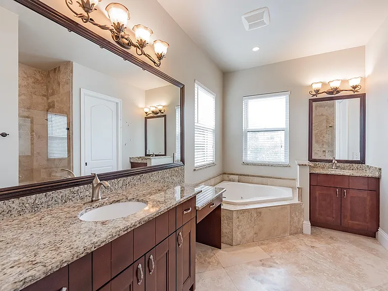 2850 Coco Lakes Ct — Photo 14