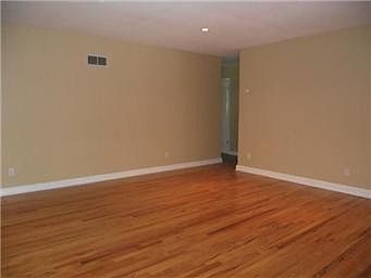 4th image of 5525 Oliver St