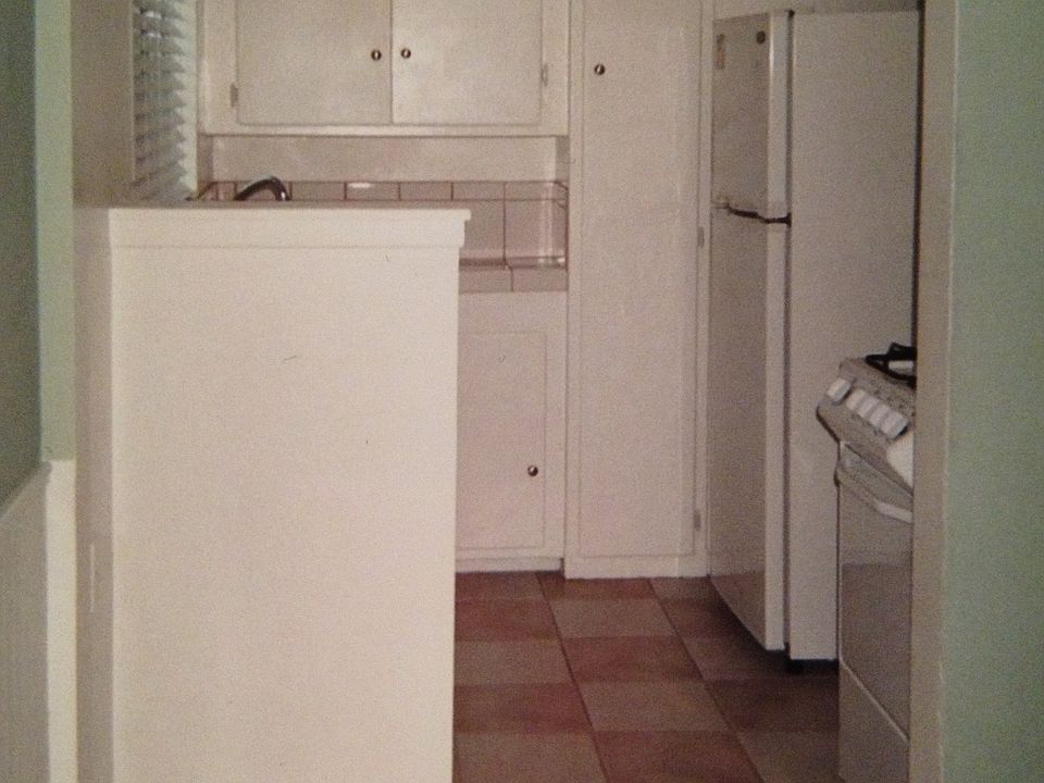 1st image of 212 N Hollywood Way #C