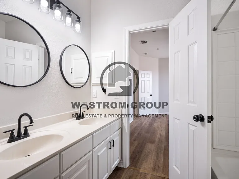 1738 Rock Ridge Dr — Photo 29