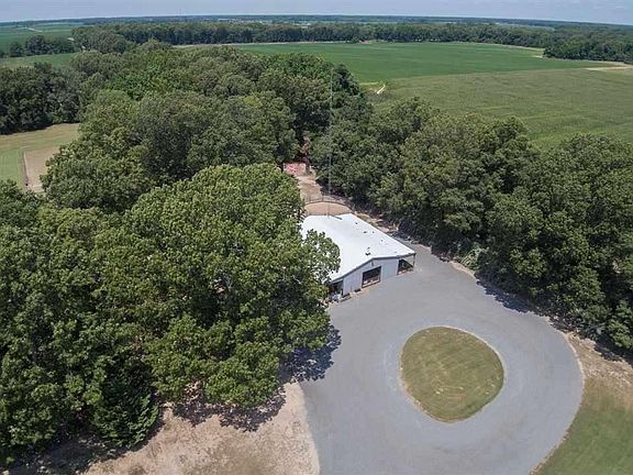 3rd image of 2802 E Saddle Creek (hwy 63) Dr