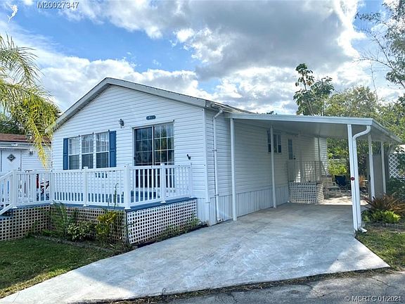 4th image of 4723 NE Blue Heron Ln