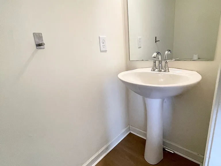 688 Keystone Way — Photo 9