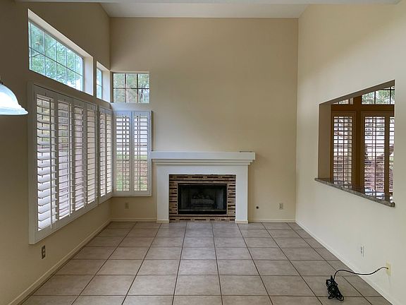 3rd image of 1040 Amberton Ln