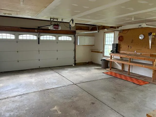 328 N Pointe Dr — Photo 28