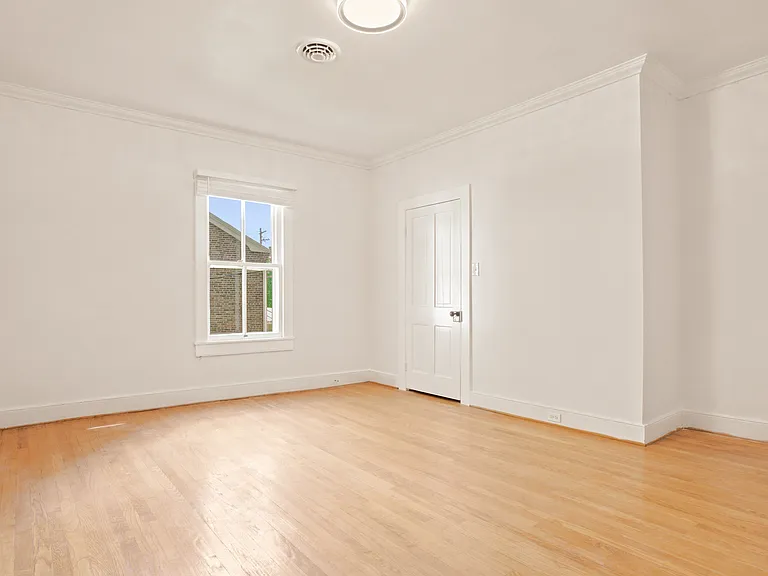 209 N Washington St — Photo 22