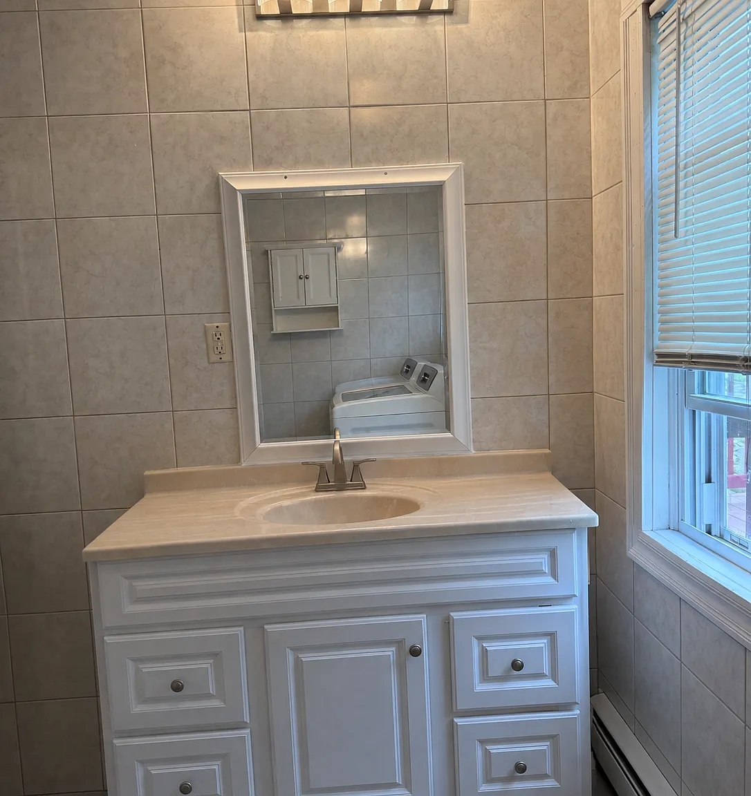 4 bed, $2,500 — Photo 4