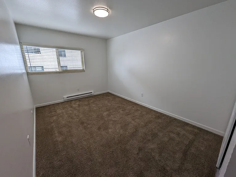 Tiki Apartments — Photo 28