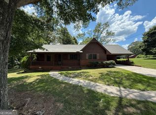 1601 Parker Dr NE, Conyers, GA 30012