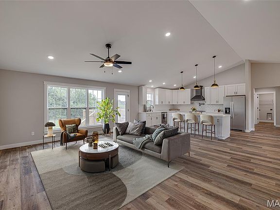 5th image of 4313 Whispering Woods Rd
