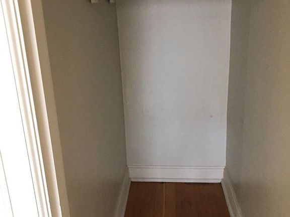 3rd image of 5003 15th Ave NE #304