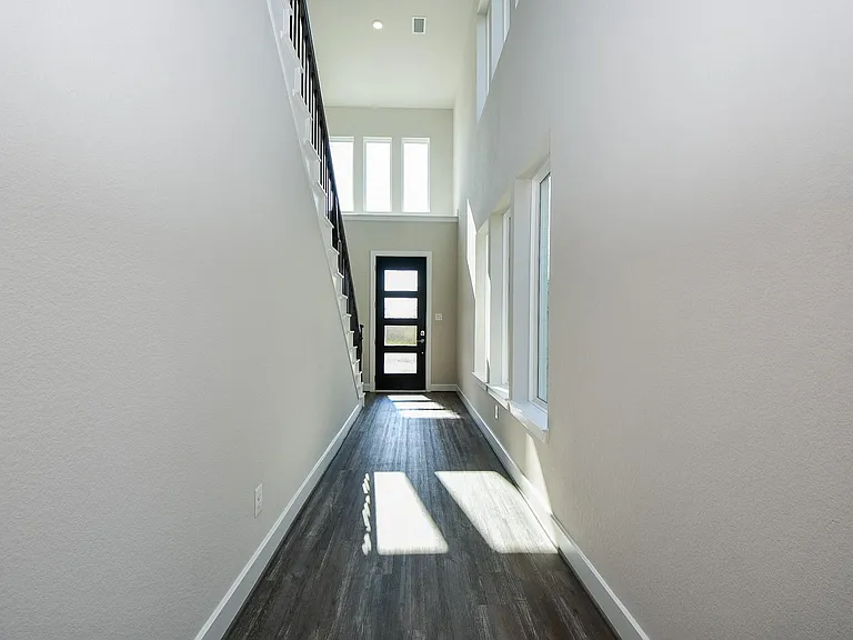 8710 Riverton Ridge Rd — Photo 3