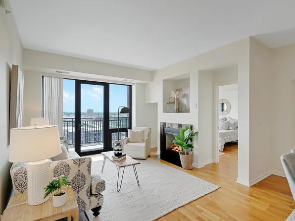 500 E Grant St APT 1007, Minneapolis, MN 55404