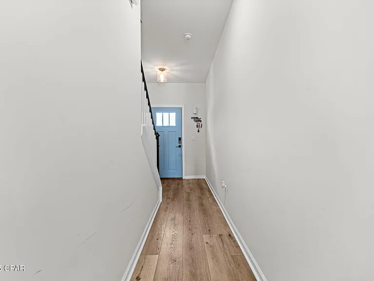 326 Raven Ln — Photo 5