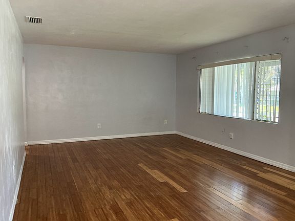 4th image of 720 Lakehurst St