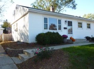 103 N Orchard St, Thiensville, WI 53092
