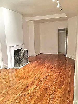 4th image of 5 E 67th St #1