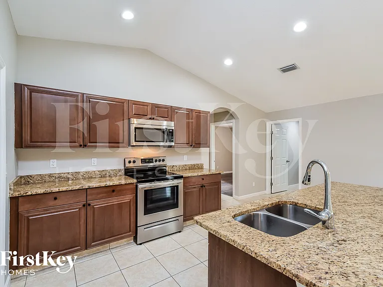 5123 White Ave — Photo 7