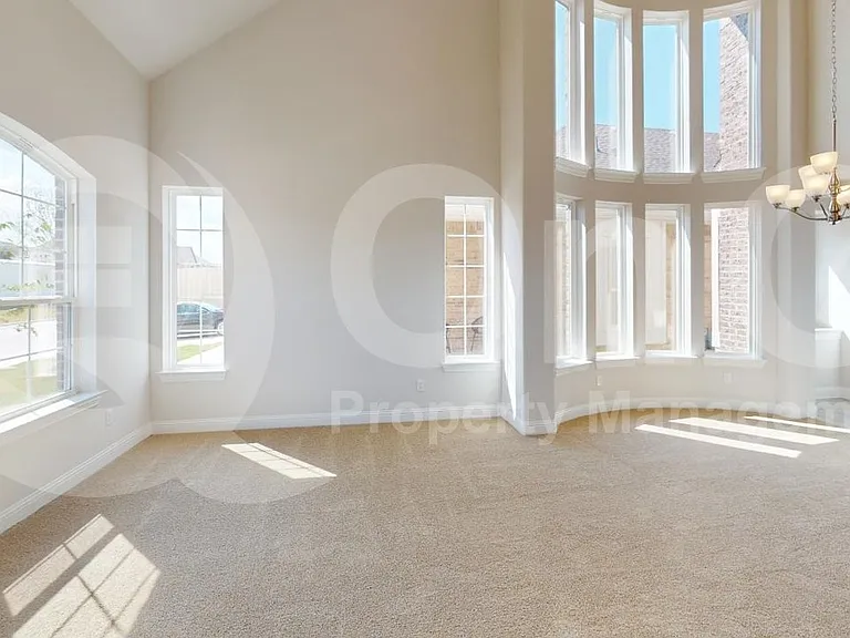8407 Cornerstone Dr — Photo 4