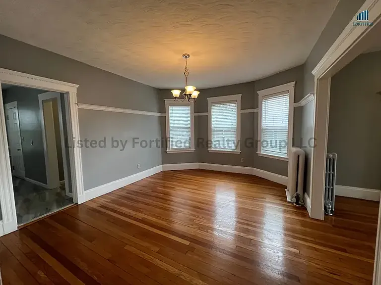 142 Washington St #1 — Photo 4