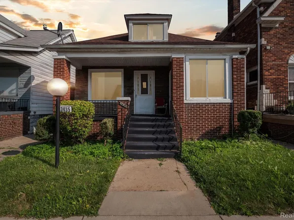 3435 Holbrook St, Hamtramck, MI 48212