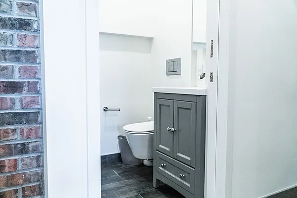 Rented by Compass | media 7