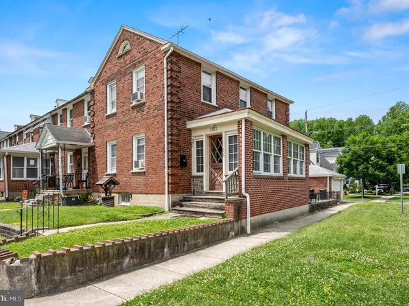 655 Saude Ave, Essington, PA 19029