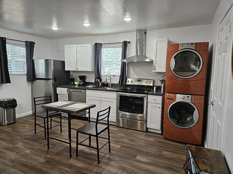 1834 S Amalia Ave #STUDIO — Photo 10