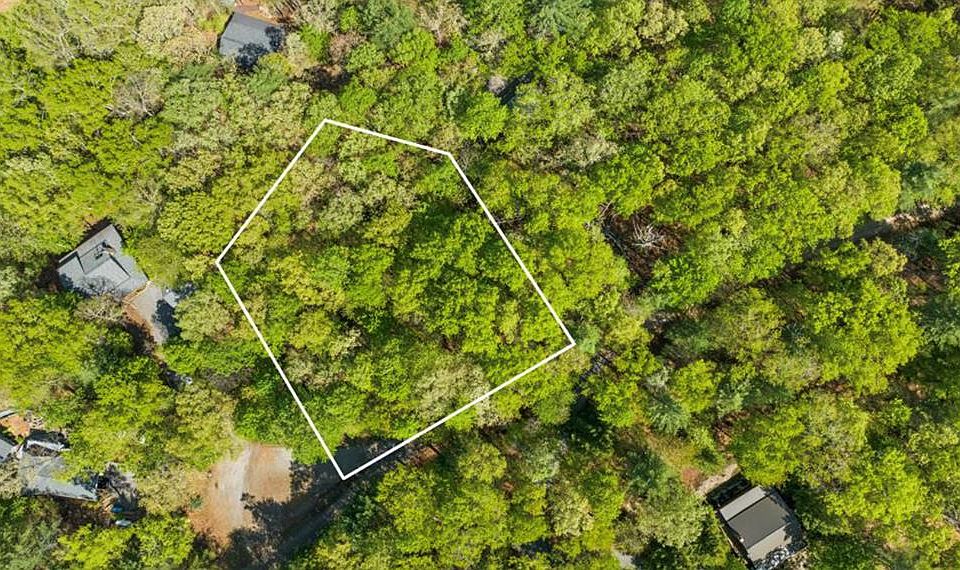 1st image of Chinkapin Dr