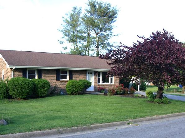 6890 Riverbend Dr