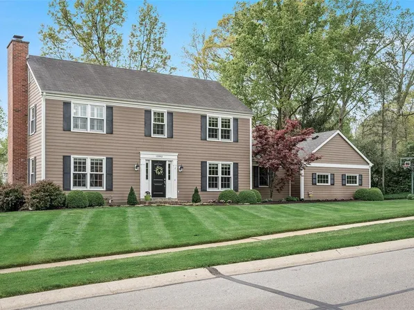 13562 Featherstone Dr, Saint Louis, MO 63131