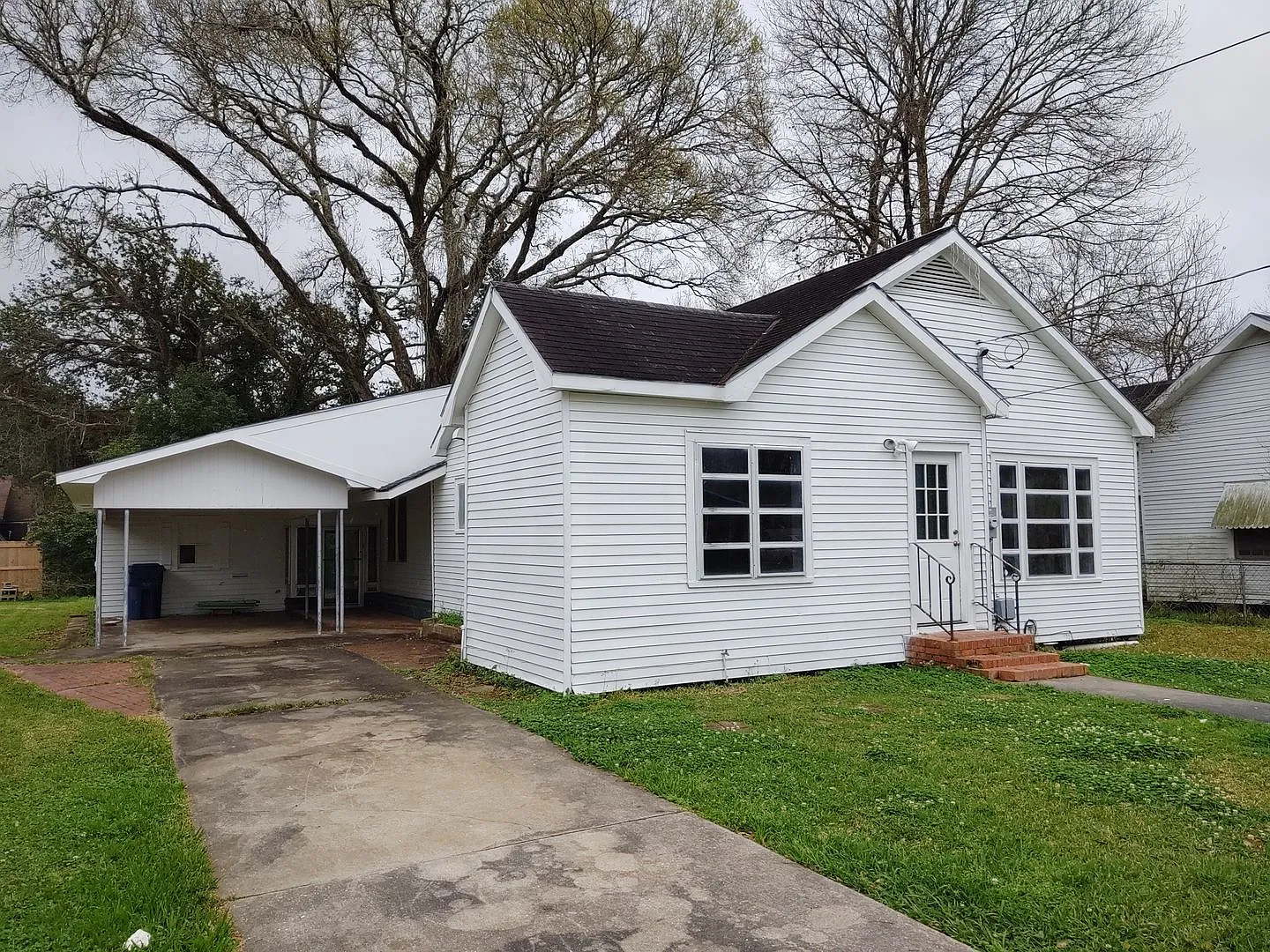 Cute 2BR/1BA Cottage With Lots of Extras! — Photo 1