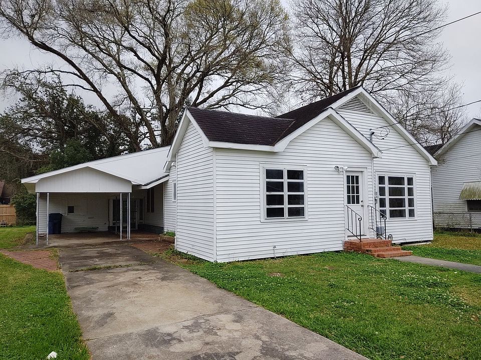 1st image of 303 S Guegnon St