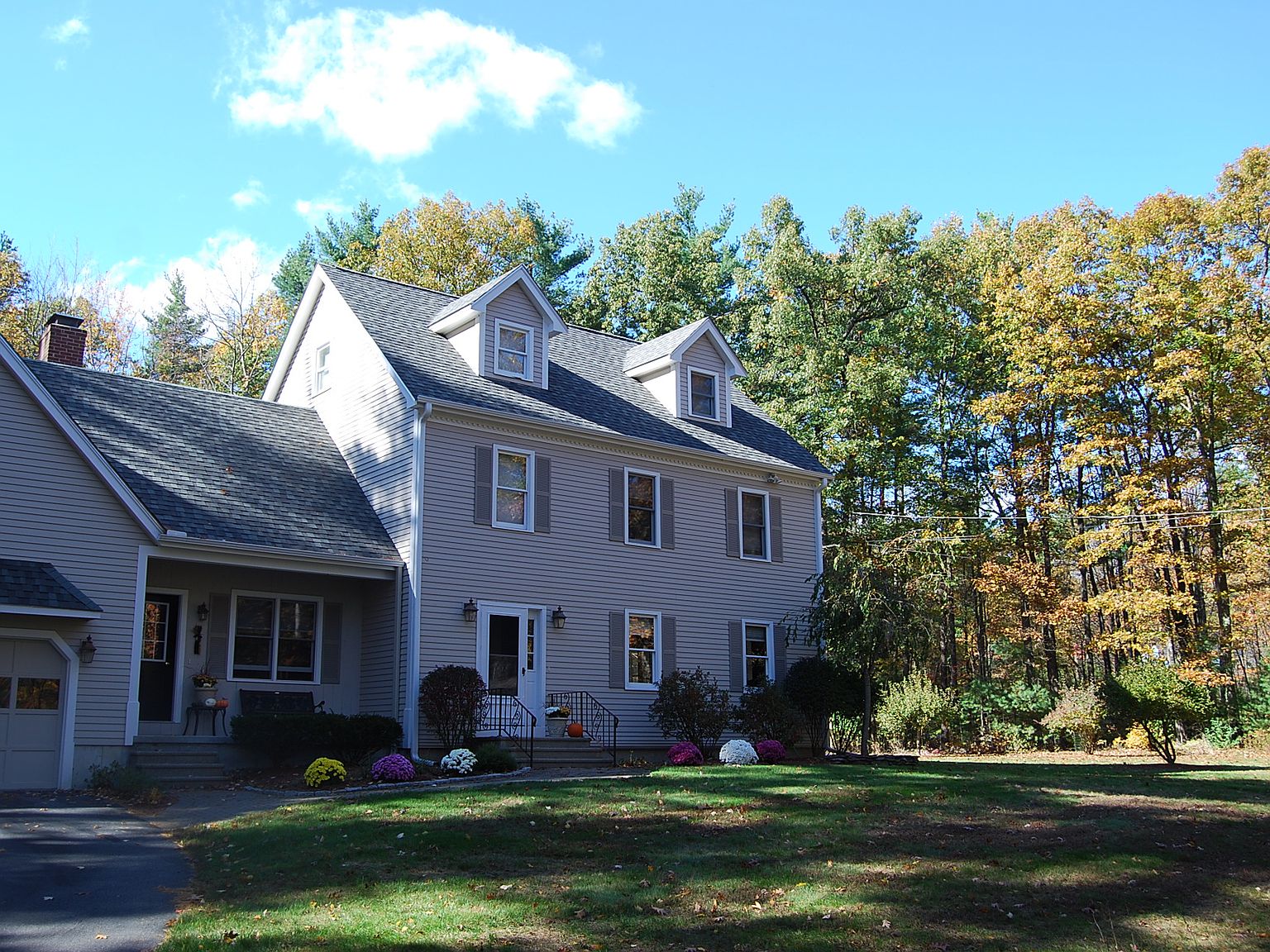 4 West St, Pepperell, MA 01463 Zillow