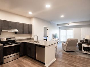 14001 Douglas Pkwy #18449795, Urbandale, IA 50323