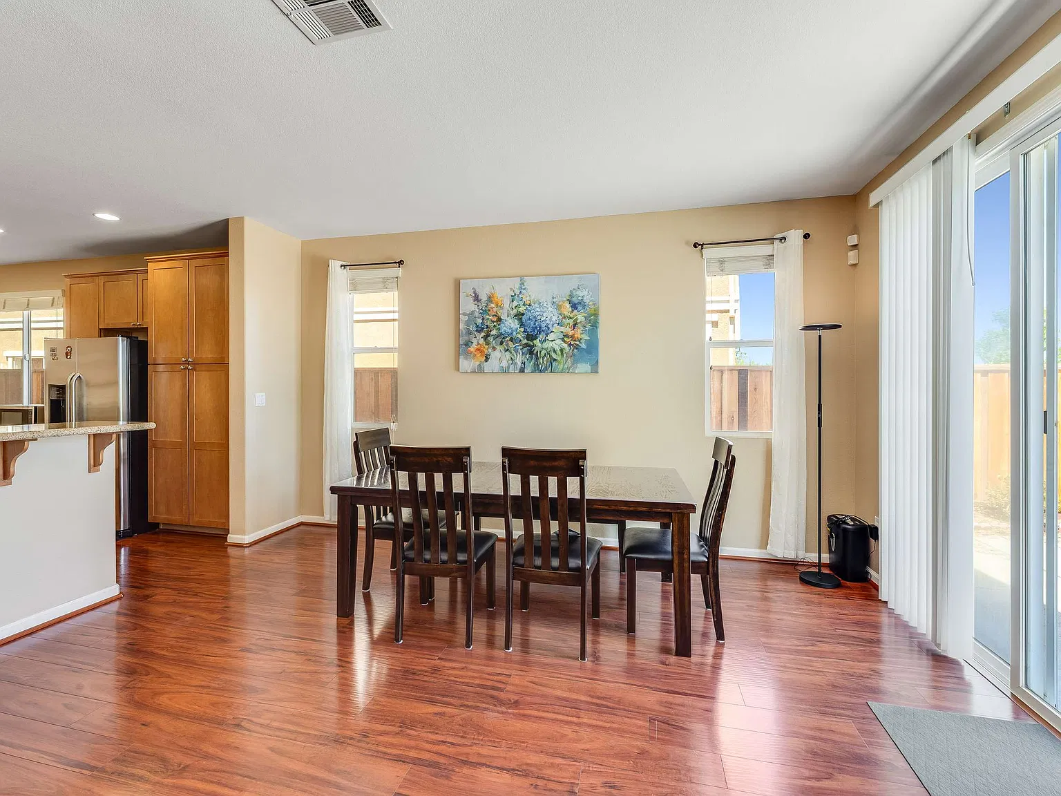 3 bed, 2.5 bath, 1802 sqft, $3,500 — Photo 4