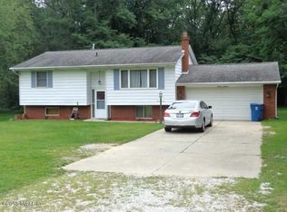 1619 E Bertrand Rd, Niles, MI 49120