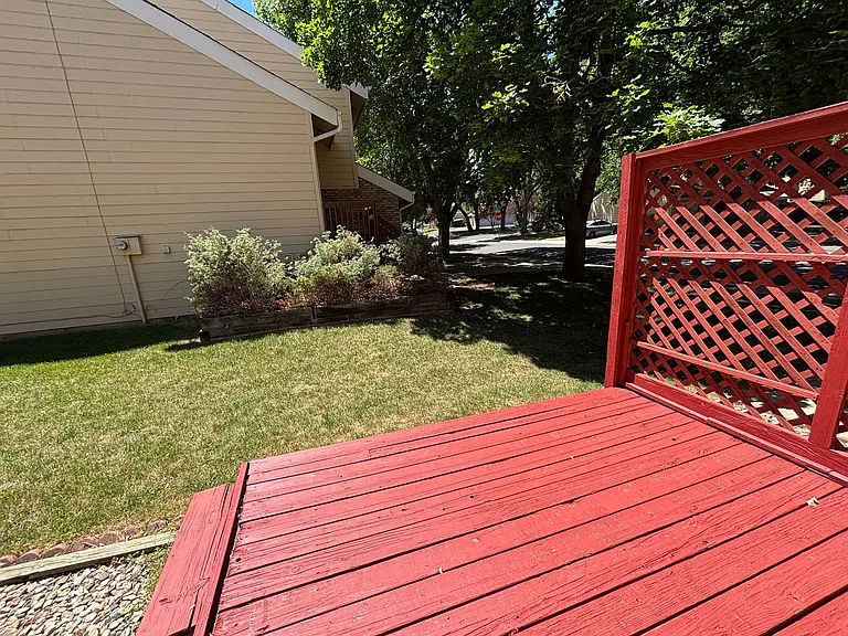 1047 Mirrormere Cir — Photo 22