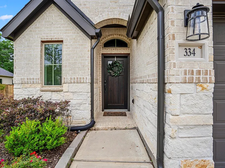 334 Topper Pines Dr — Photo 2