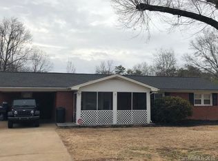 352 Tanners Grove Rd, Forest City, NC 28043