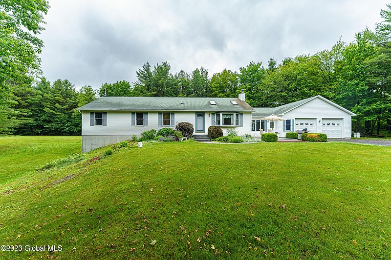4th image of 561 Woodstock Road