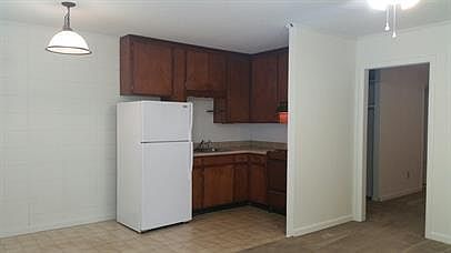 3rd image of 1312 N Adams St