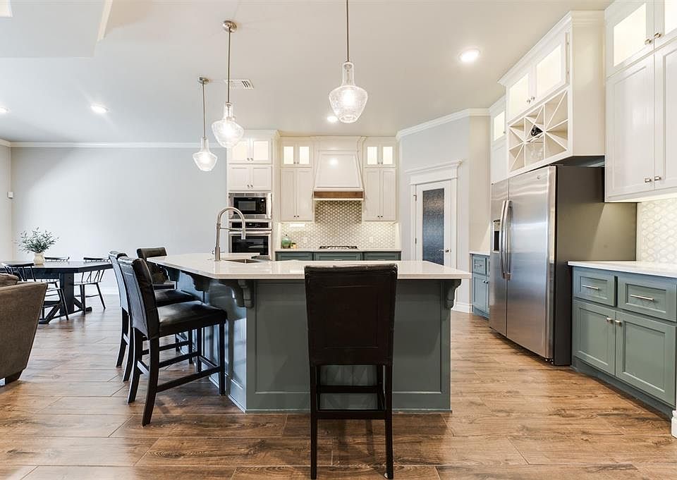 1st image of 310 Glade Ct
