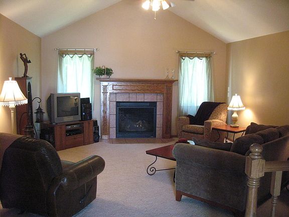 Great room-vaulted ceiling, gaslog fireplace