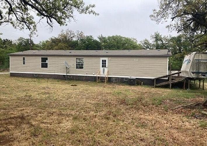 2nd image of 425 Norma Rd